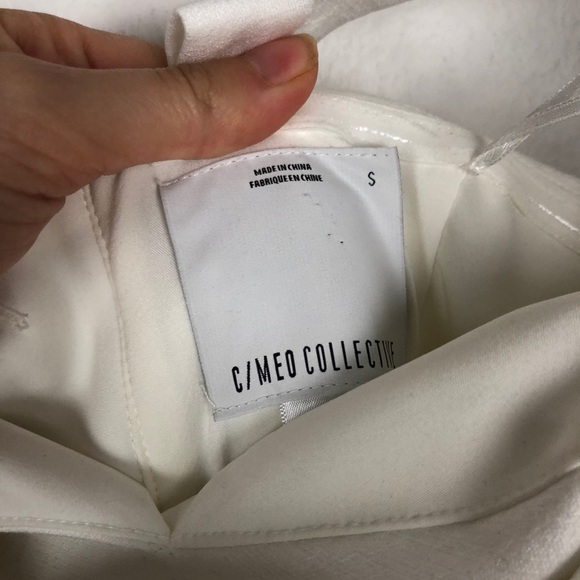 C/MEO Collective Each Other white front bow gown - Picture 8 of 10